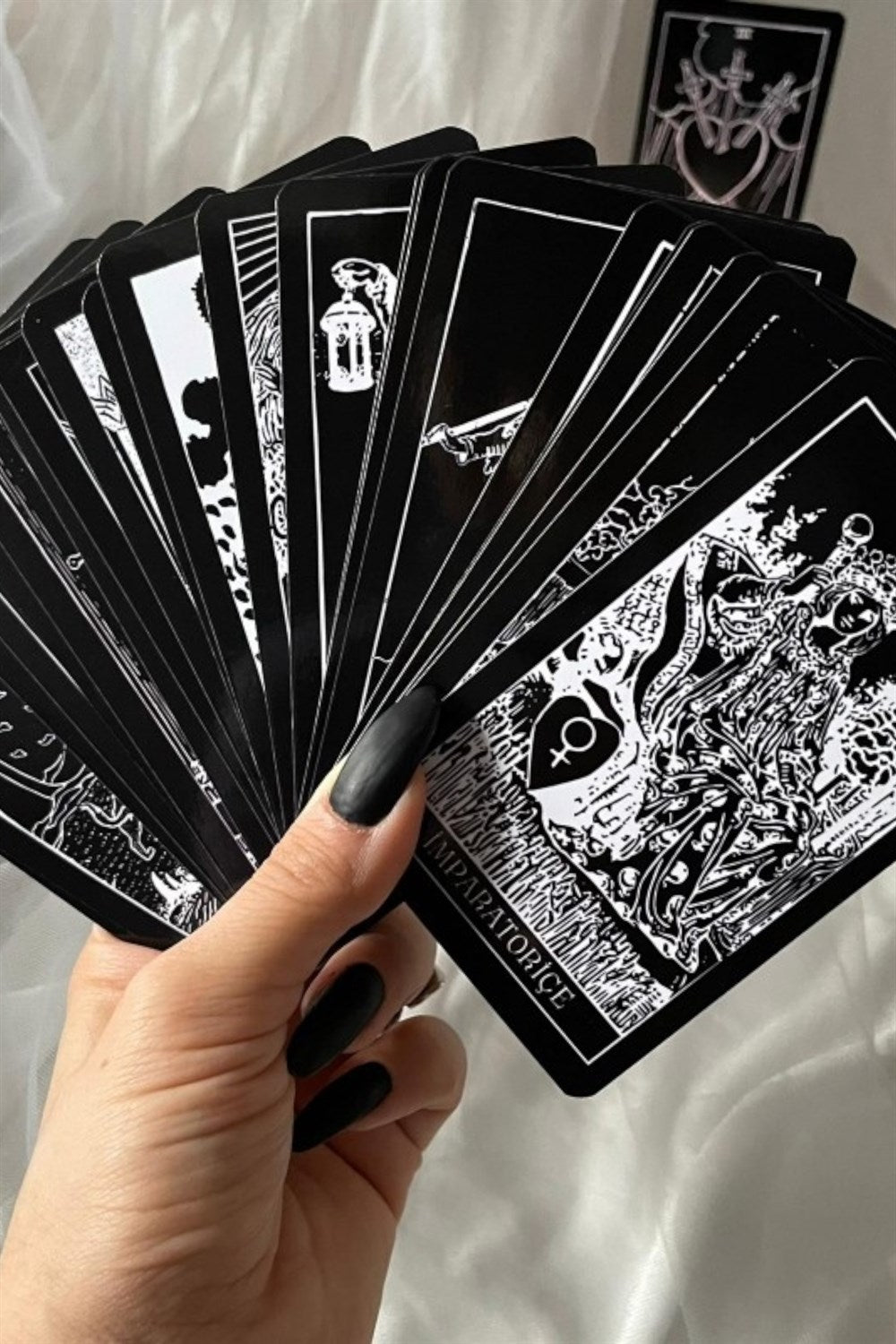 78 Kartlı Black & White Tarot Destesi