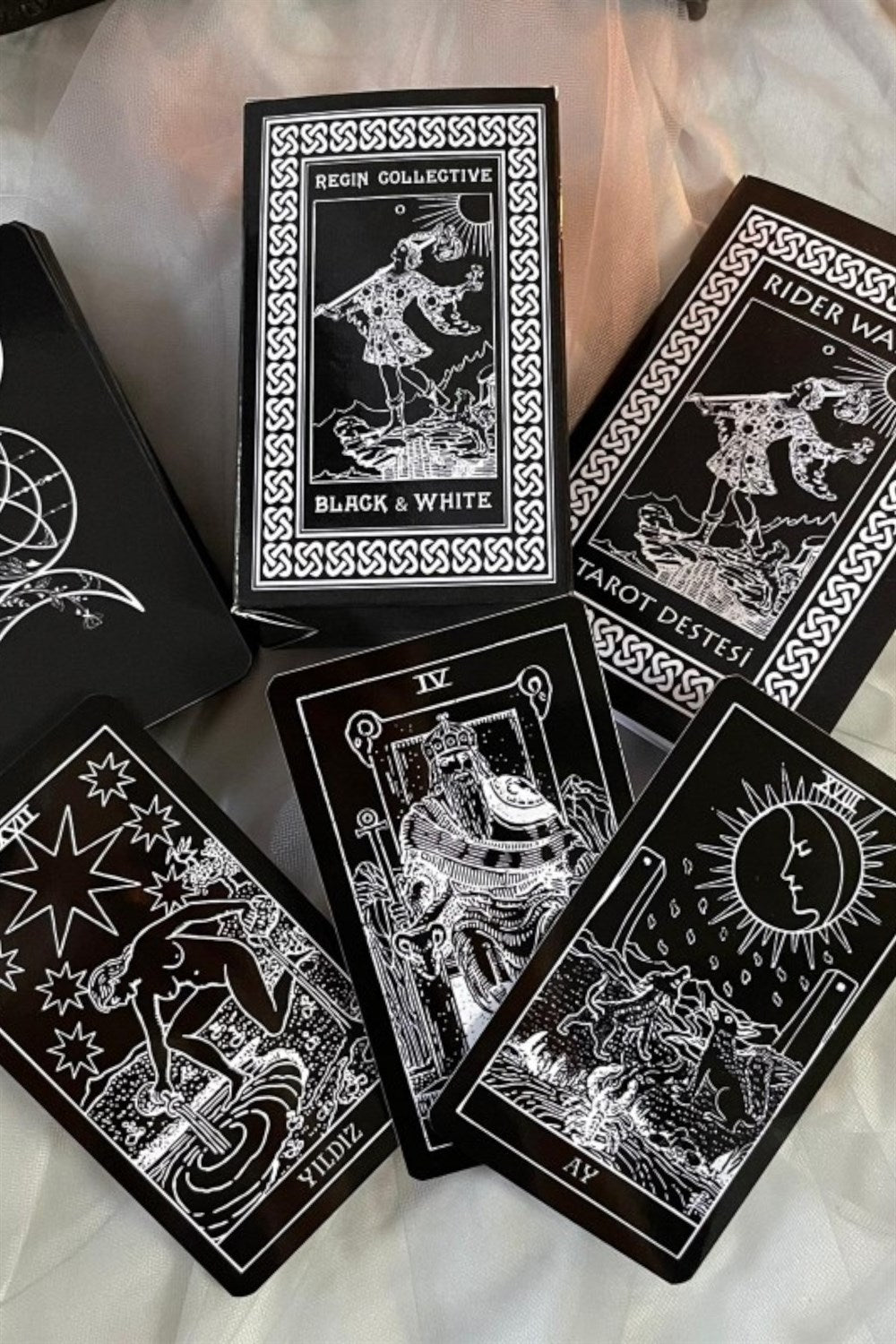 78 Kartlı Black & White Tarot Destesi