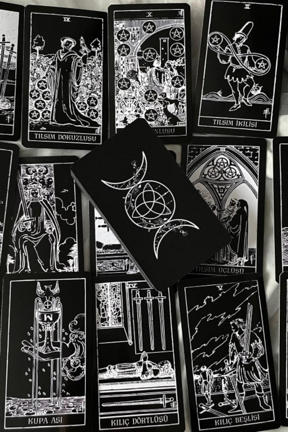 78 Kartlı Black & White Tarot Destesi