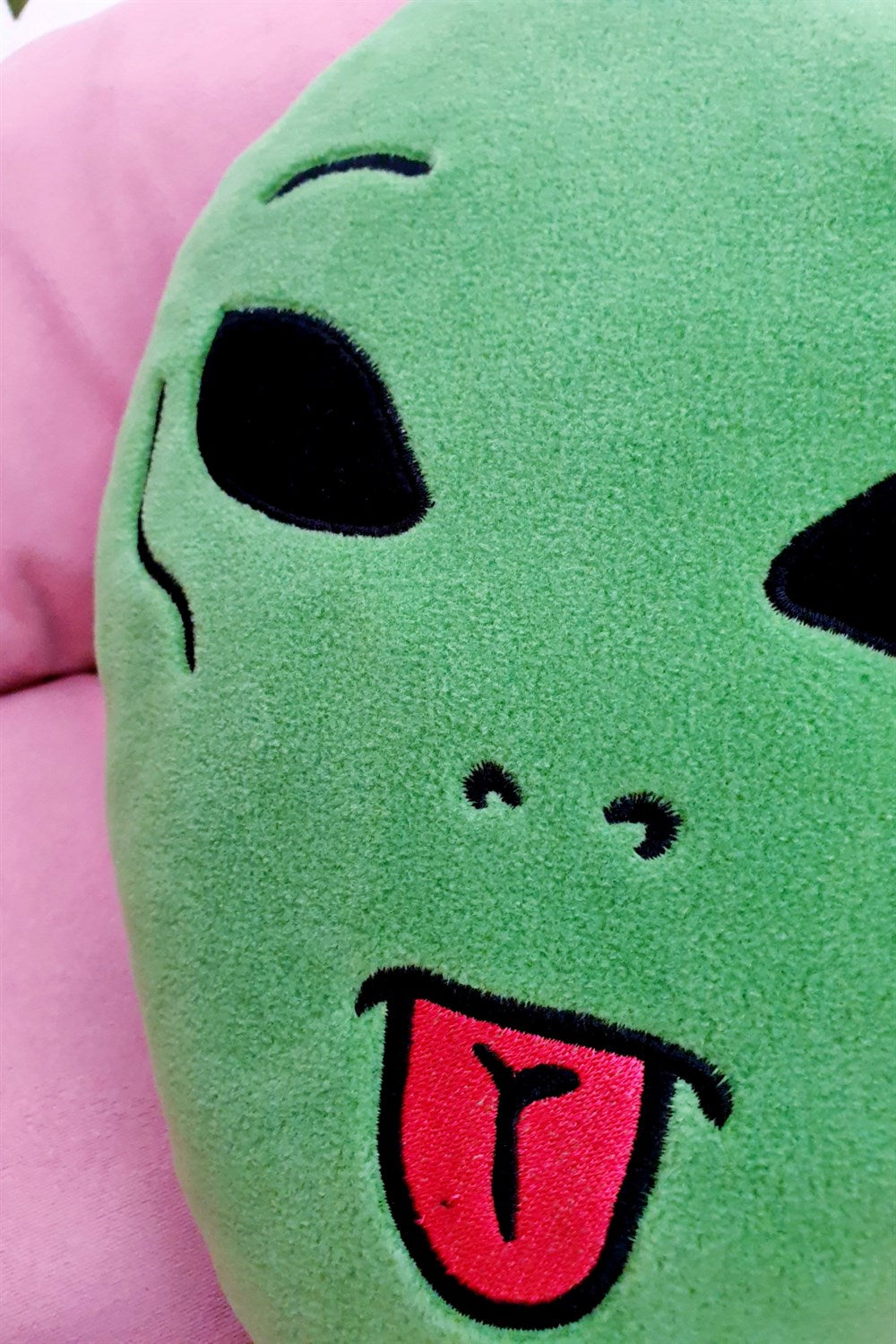 Alien Face Yastık