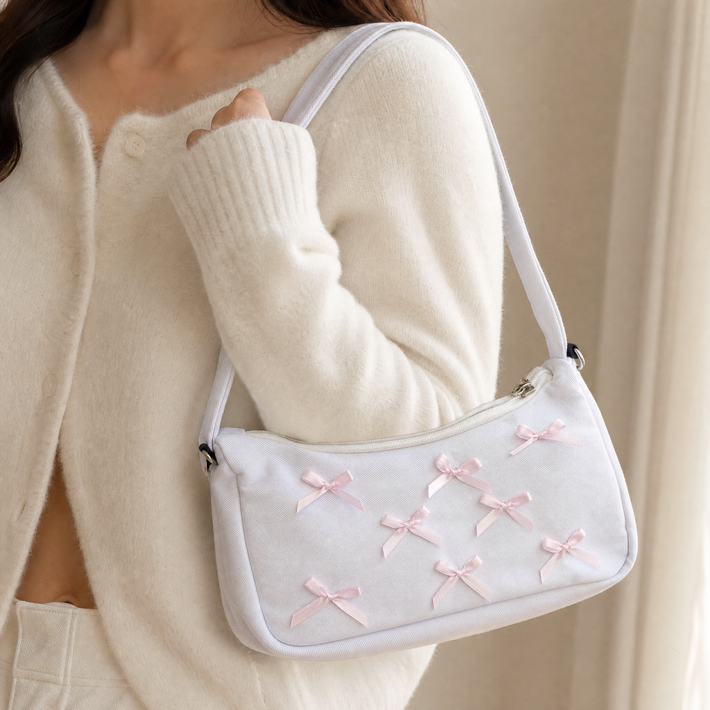 Pink Ribbon Baget Çanta — omuzda kullanım
