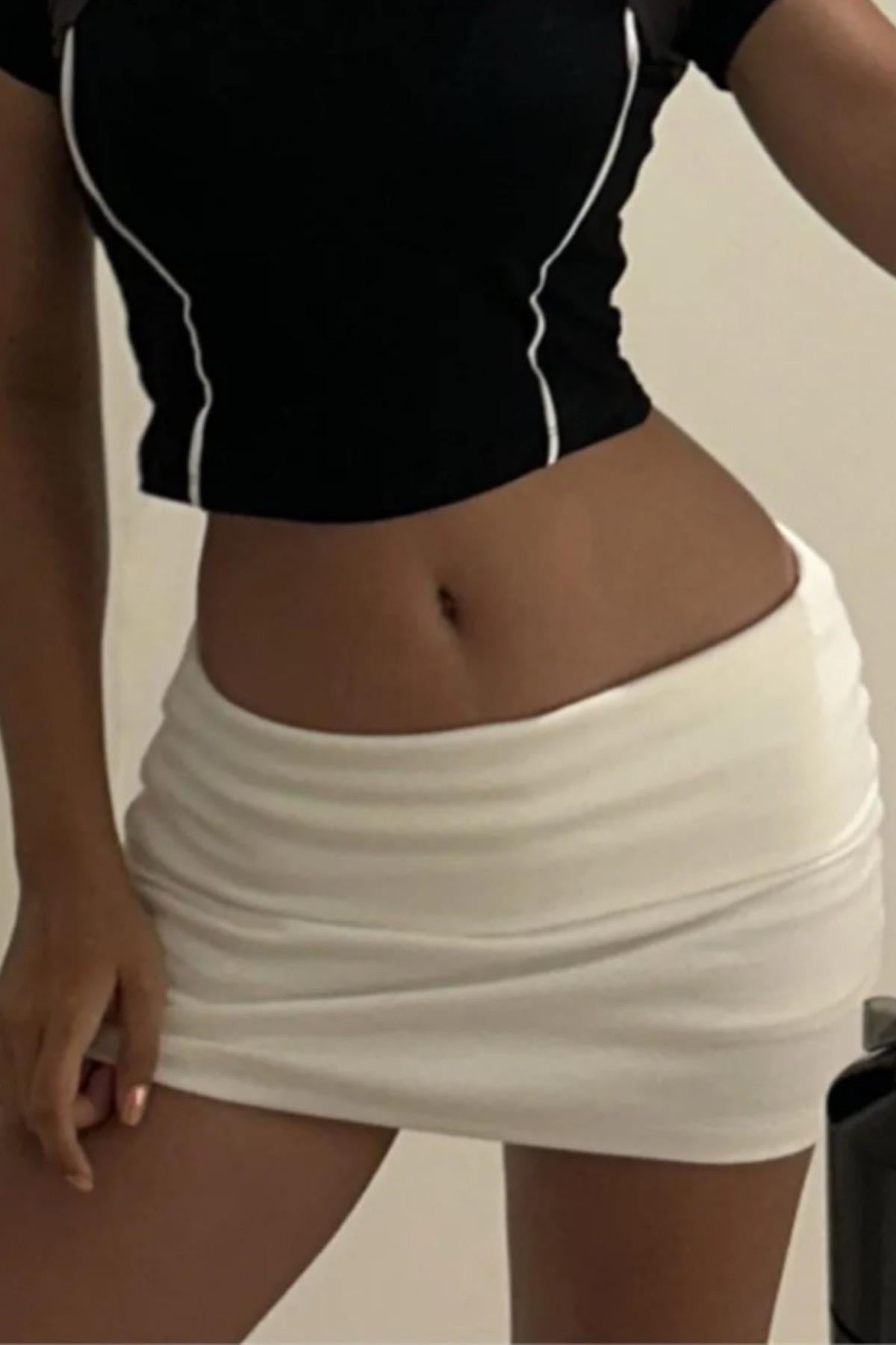 Beyaz Beli Katlanmış Şortlu Mini Etek