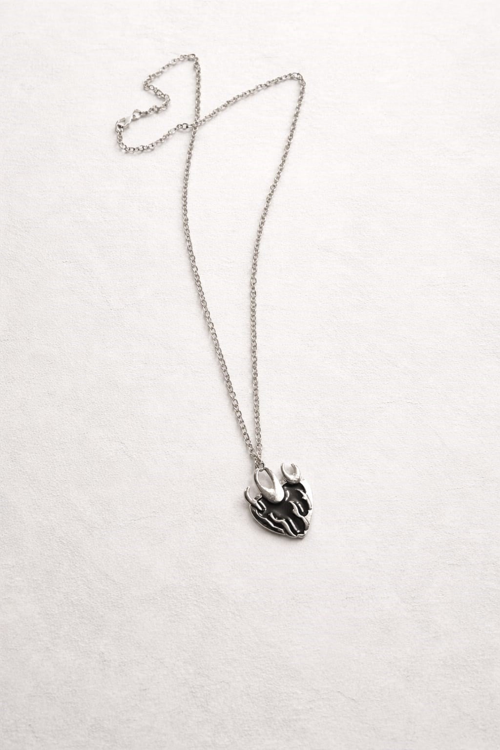 Black Heart Flame Kolye