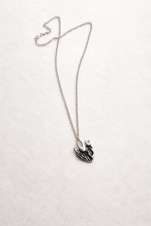 Black Heart Flame Kolye