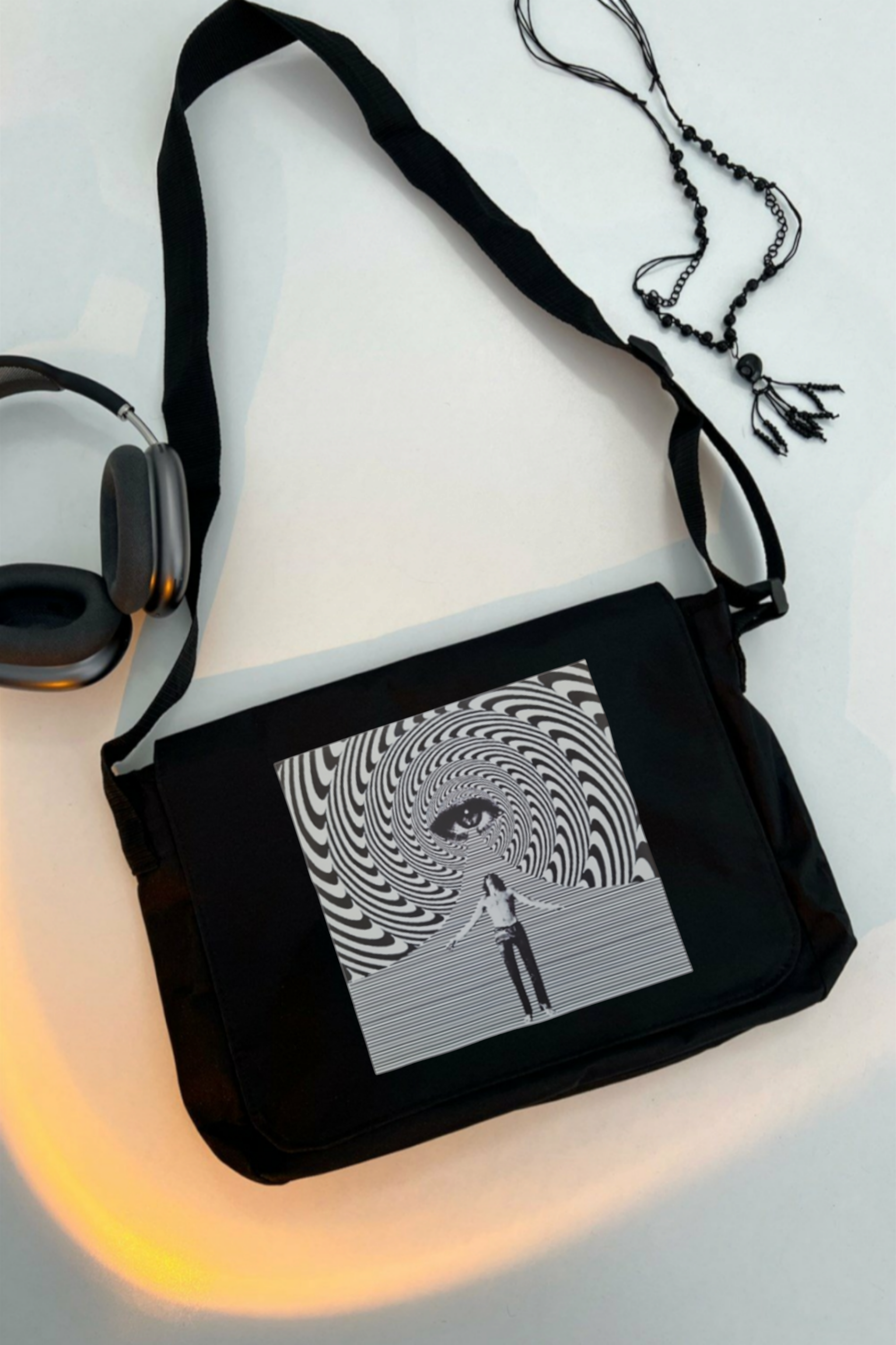 Black Hypnosis  Postacı Çantası