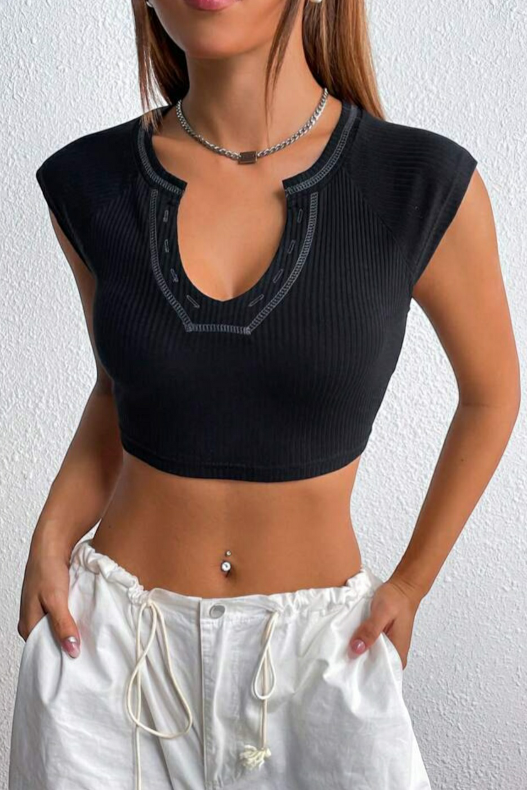 Breast Detail Black Bluz