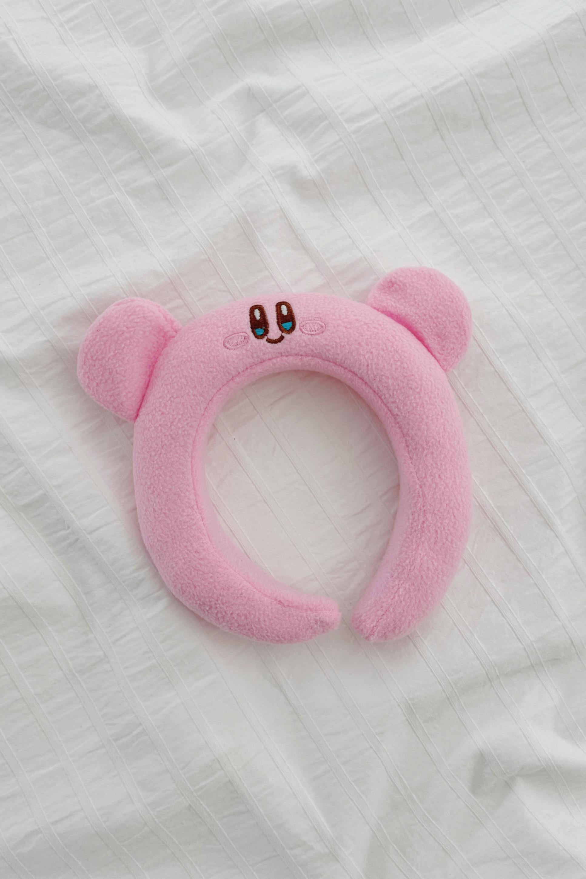 Cute Pink Figure Taç