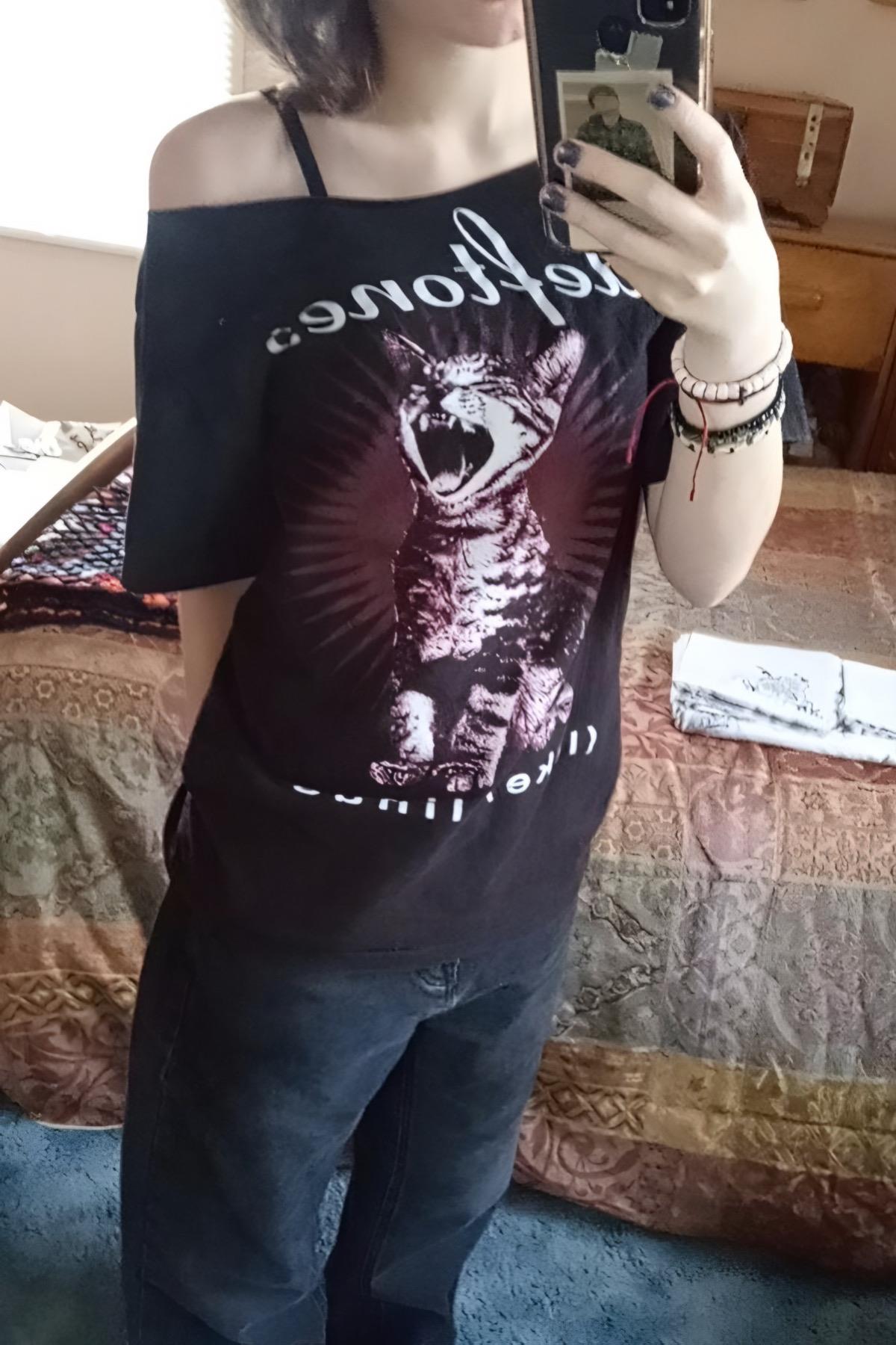 Deftones Cat Düşük Omuz T-shirt