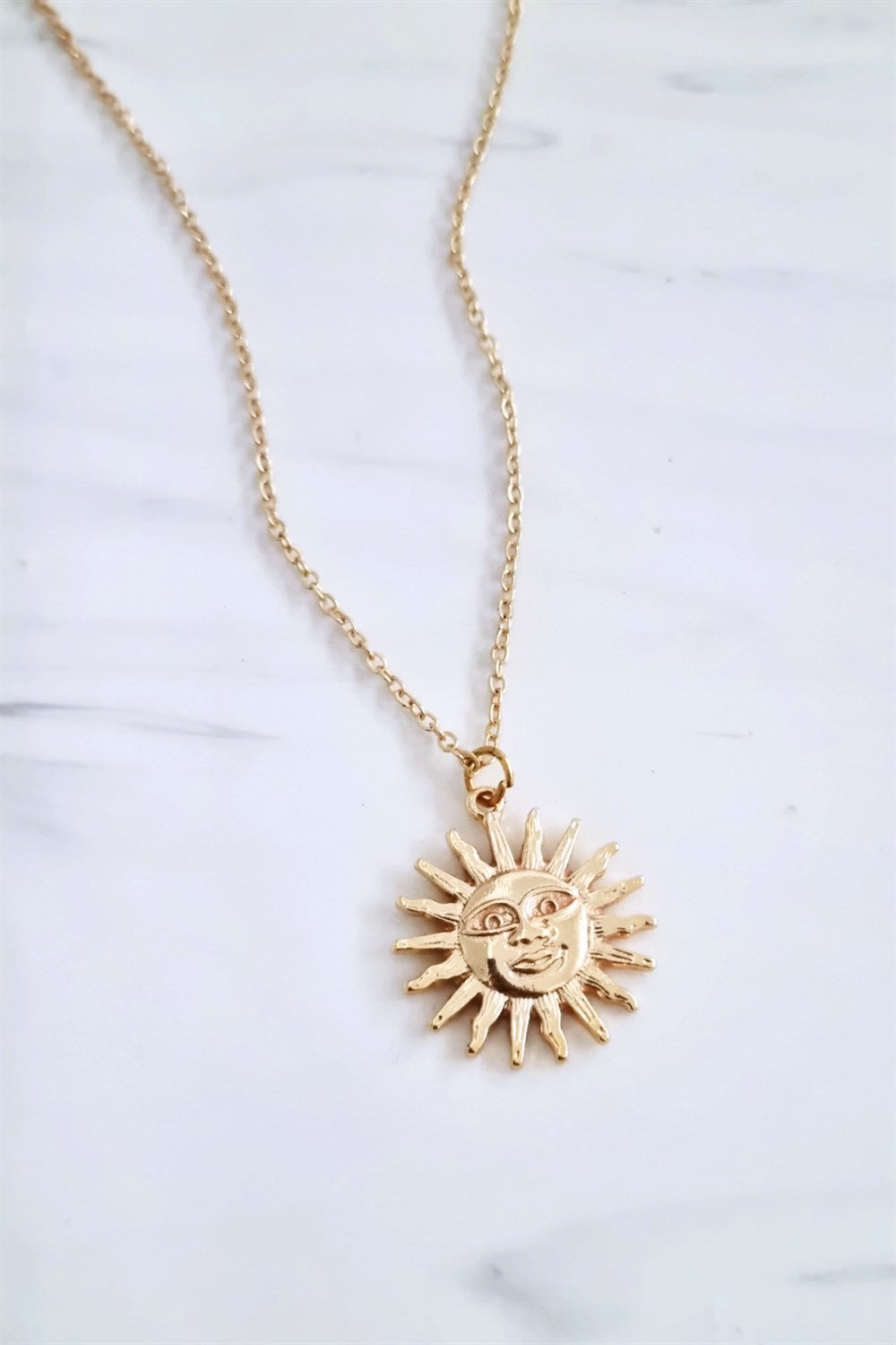 Gold Güneş Kolye