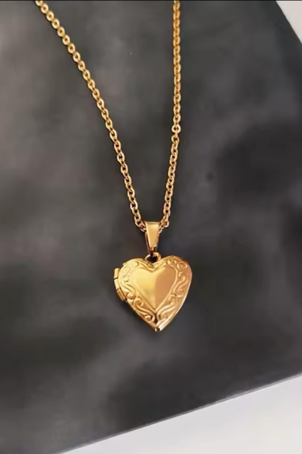 Gold Kapaklı Heart Kolye