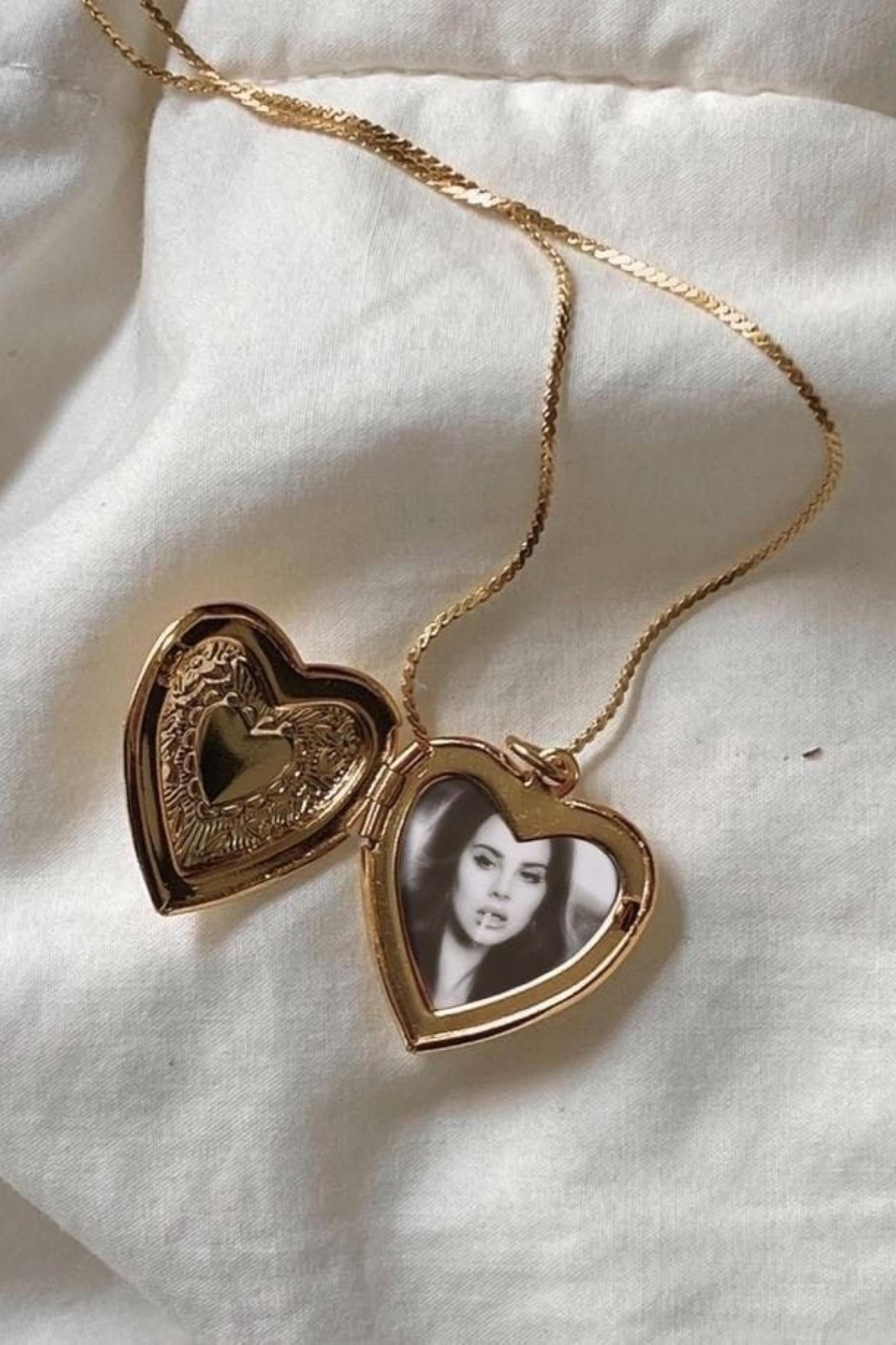 Gold Kapaklı Heart Kolye