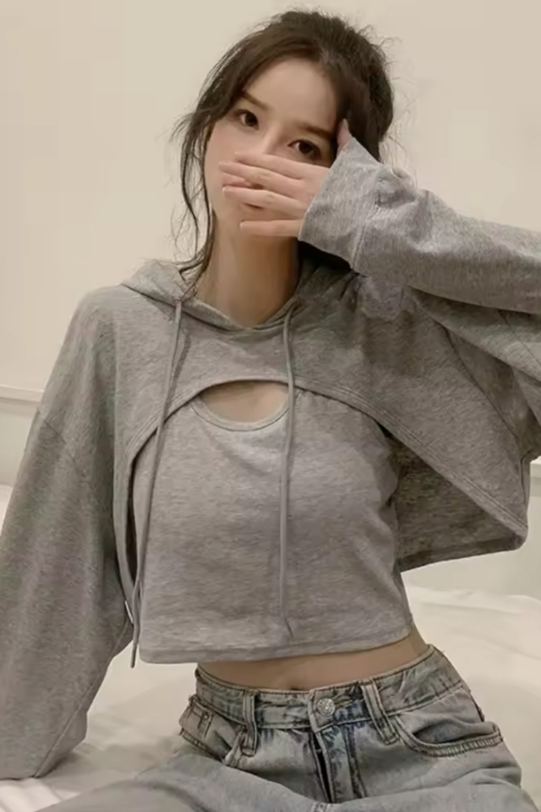 Gri Kapüşonlu Uzun Kollu Crop