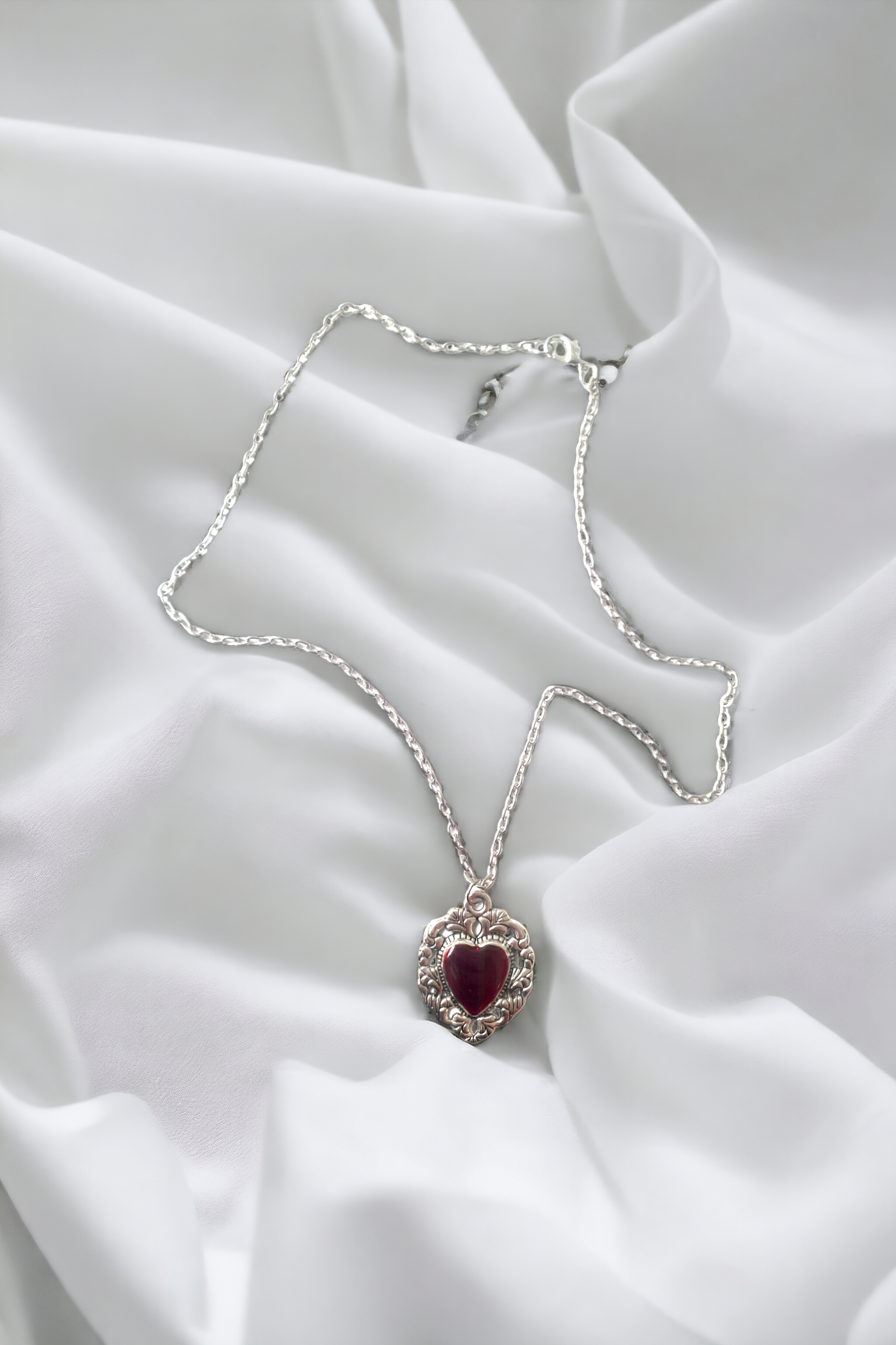 Holy Heart Kolye
