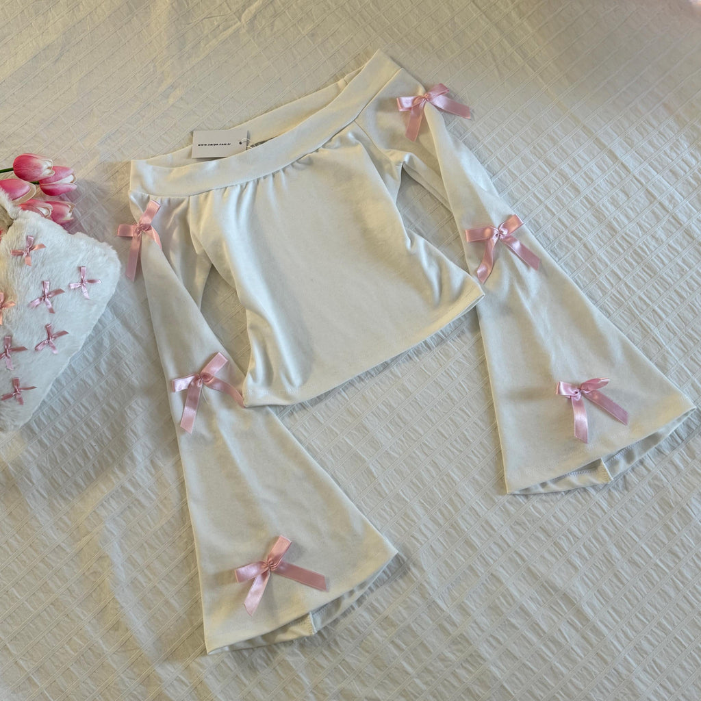Madonna Ribbon Detail Bluz