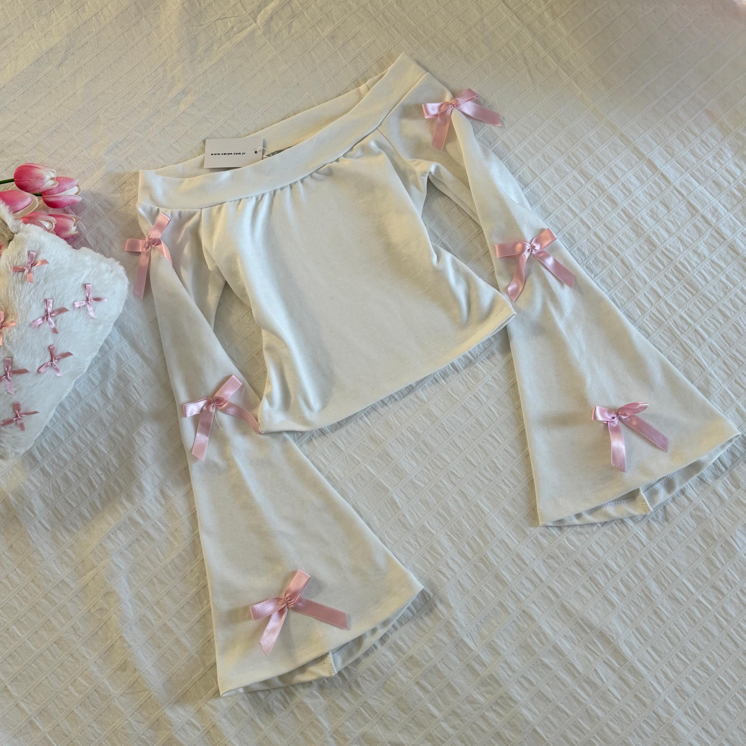 Madonna Ribbon Detail Bluz
