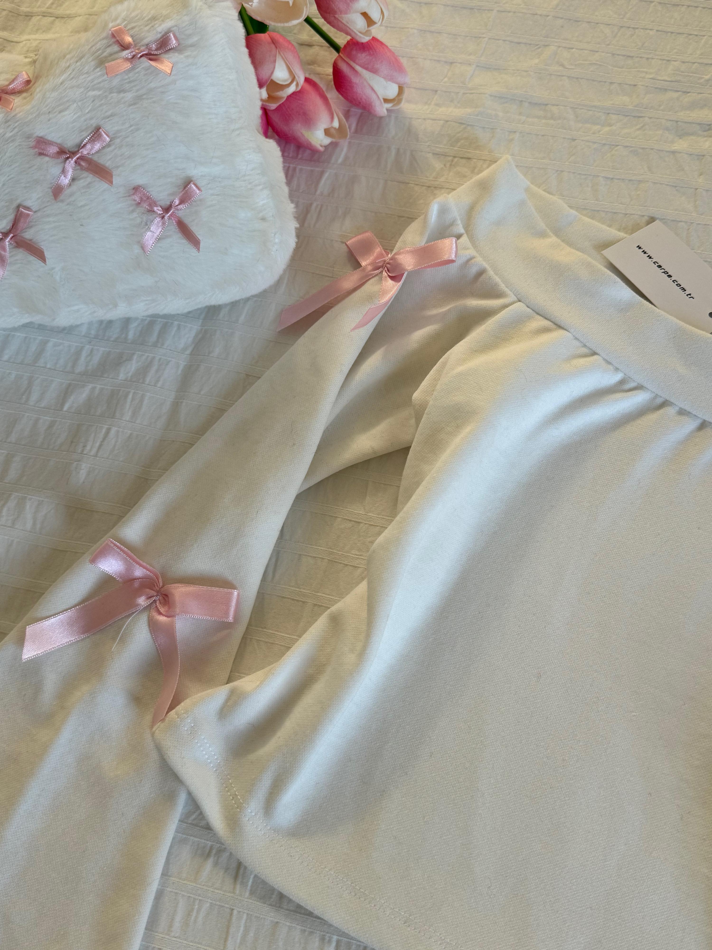 Madonna Ribbon Detail Bluz