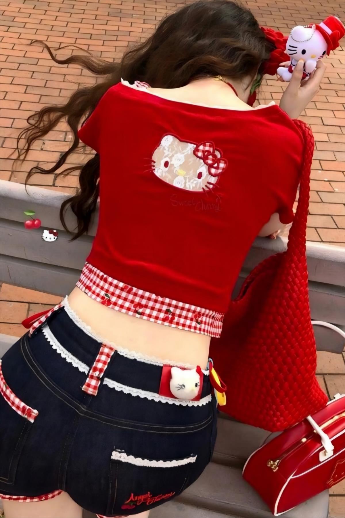 Red Kitty Nakışlı Ek Askılı Crop