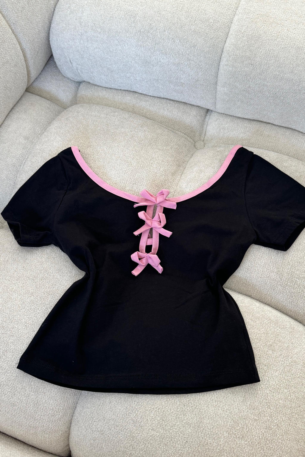 Siyah Fiyonklu Sırt Bağcıklı Crop
