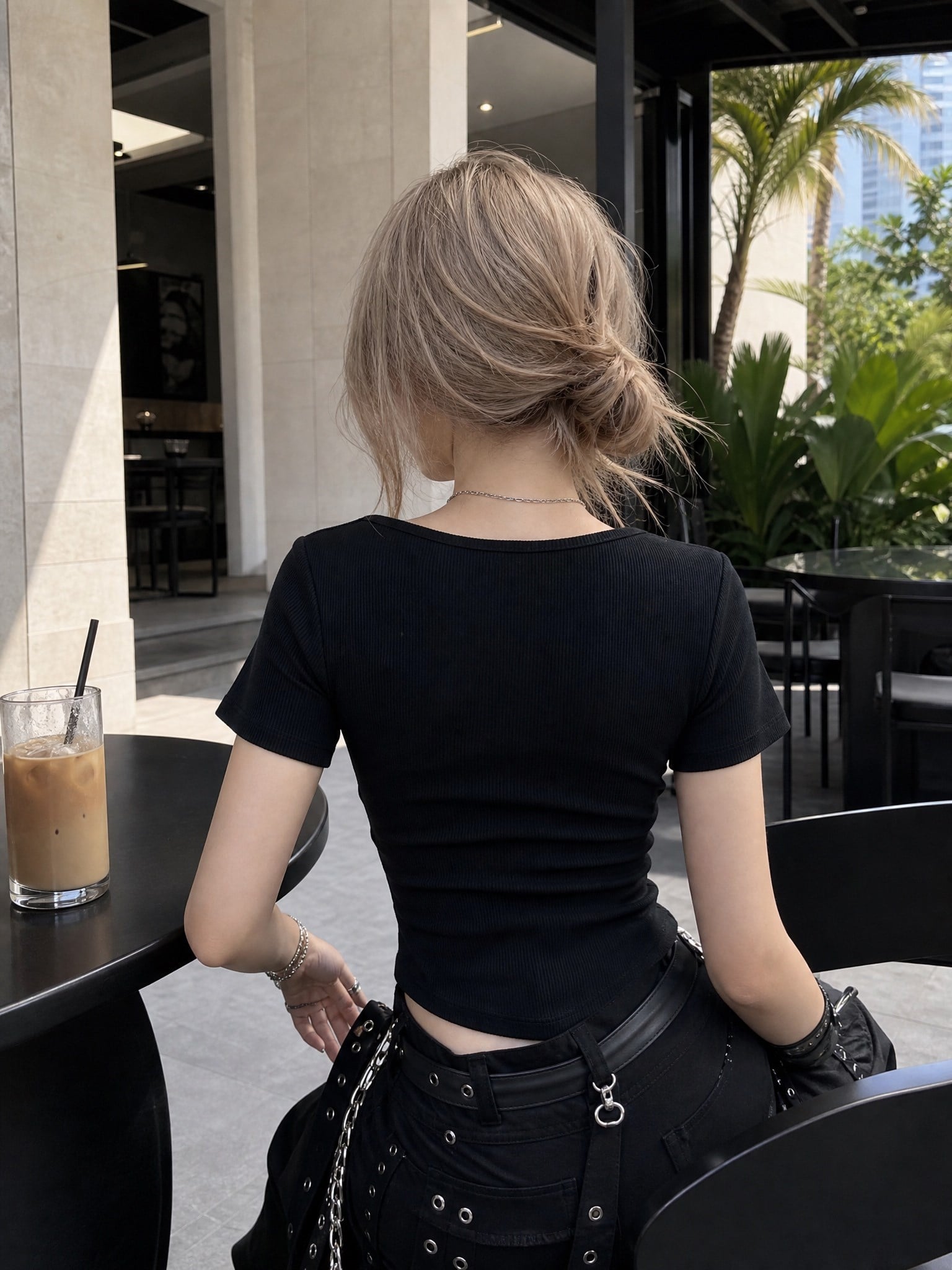 Siyah Üçgen Kesim Gothic Yarım T-Shirt
