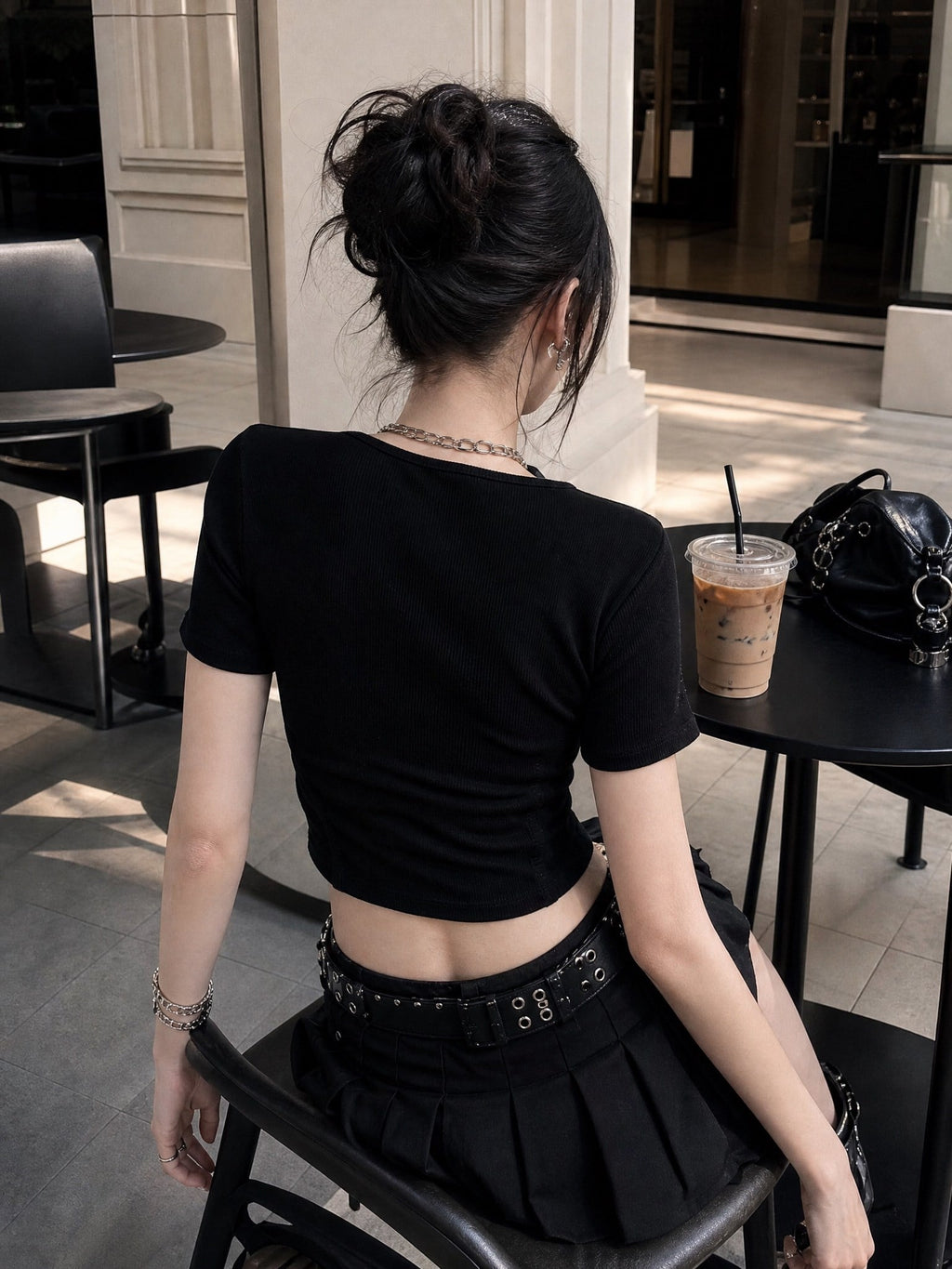 Siyah Üçgen Kesim Gothic Yarım T-Shirt