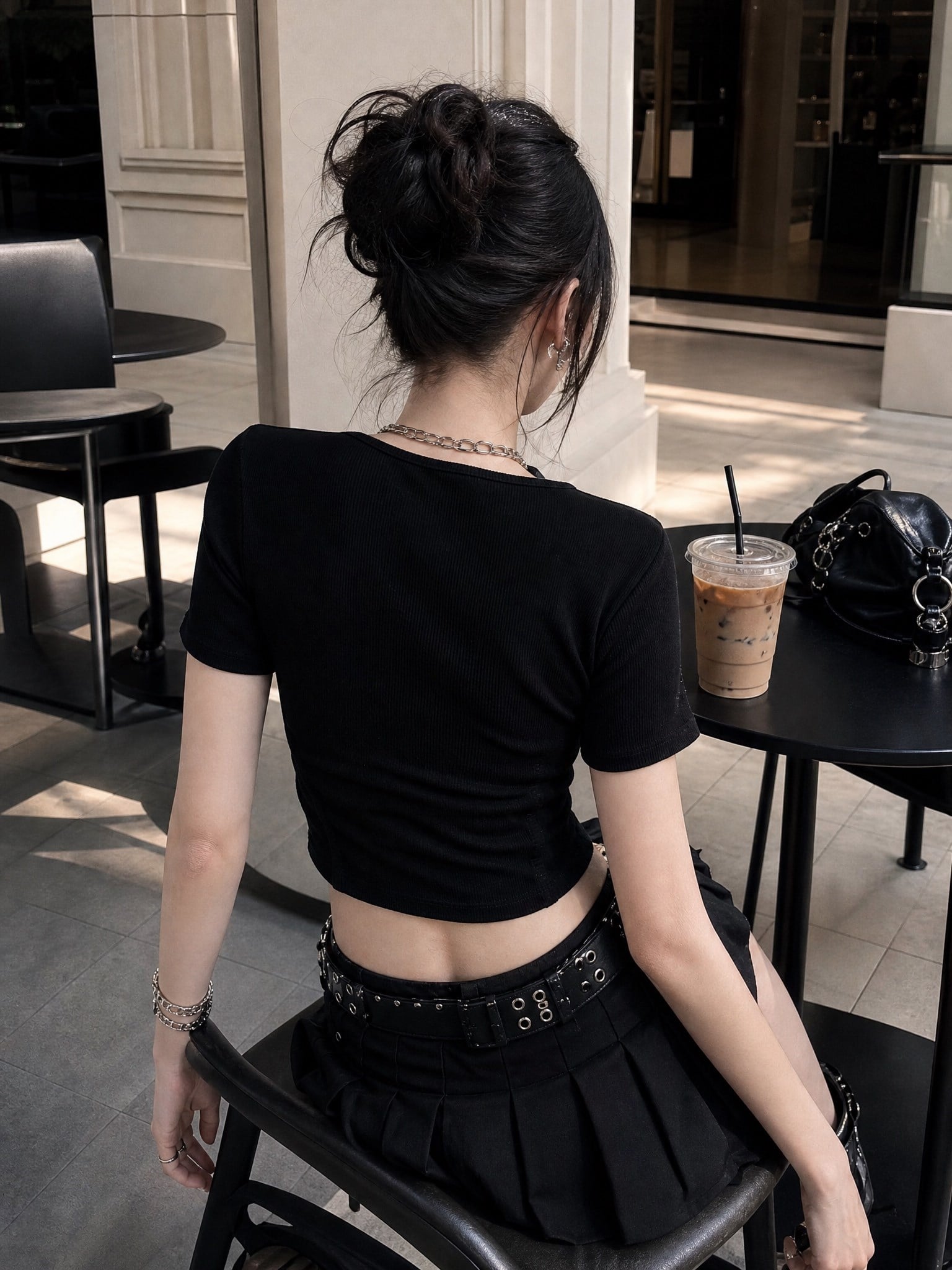 Siyah Üçgen Kesim Gothic Yarım T-Shirt