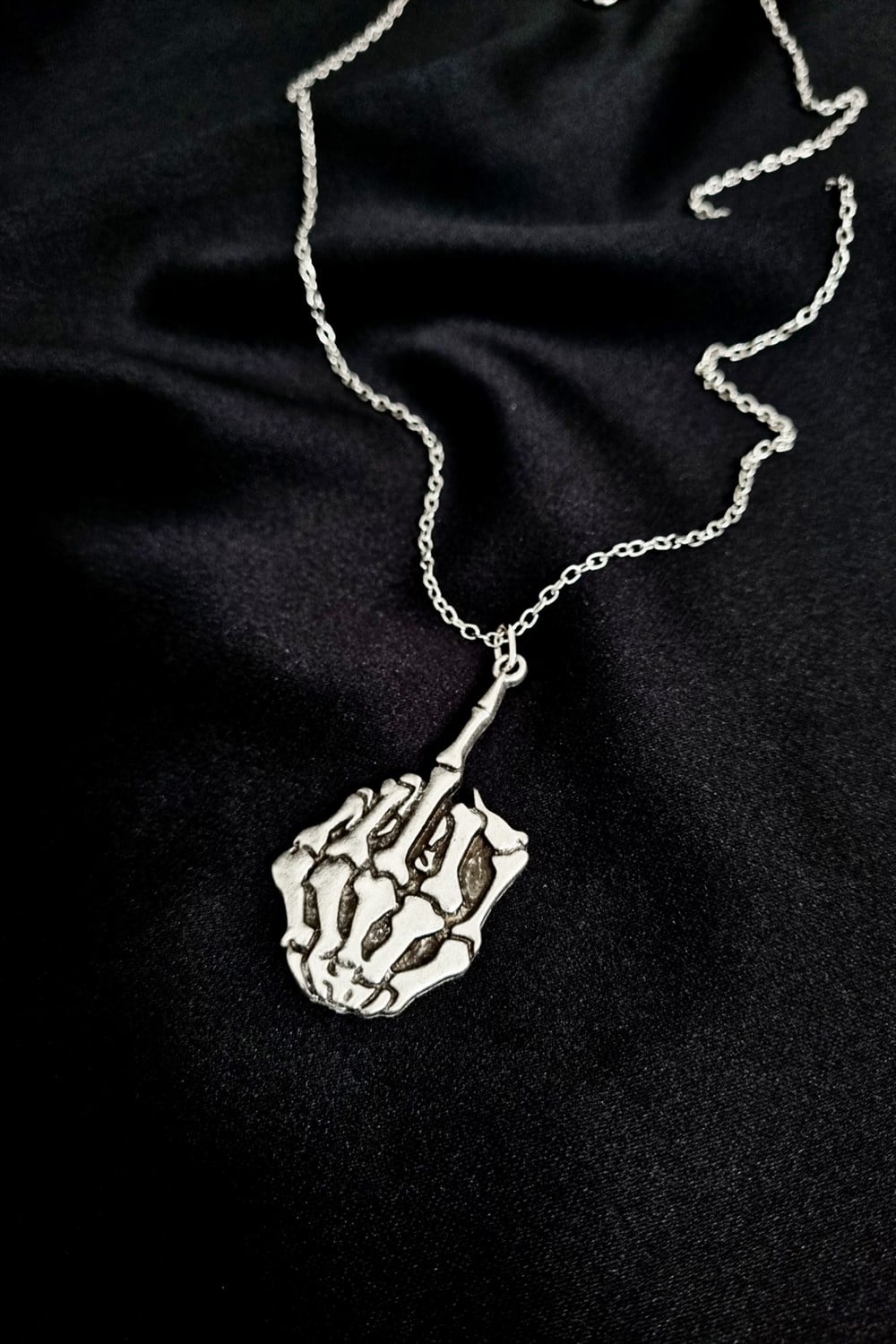 Skeleton Finger Kolye