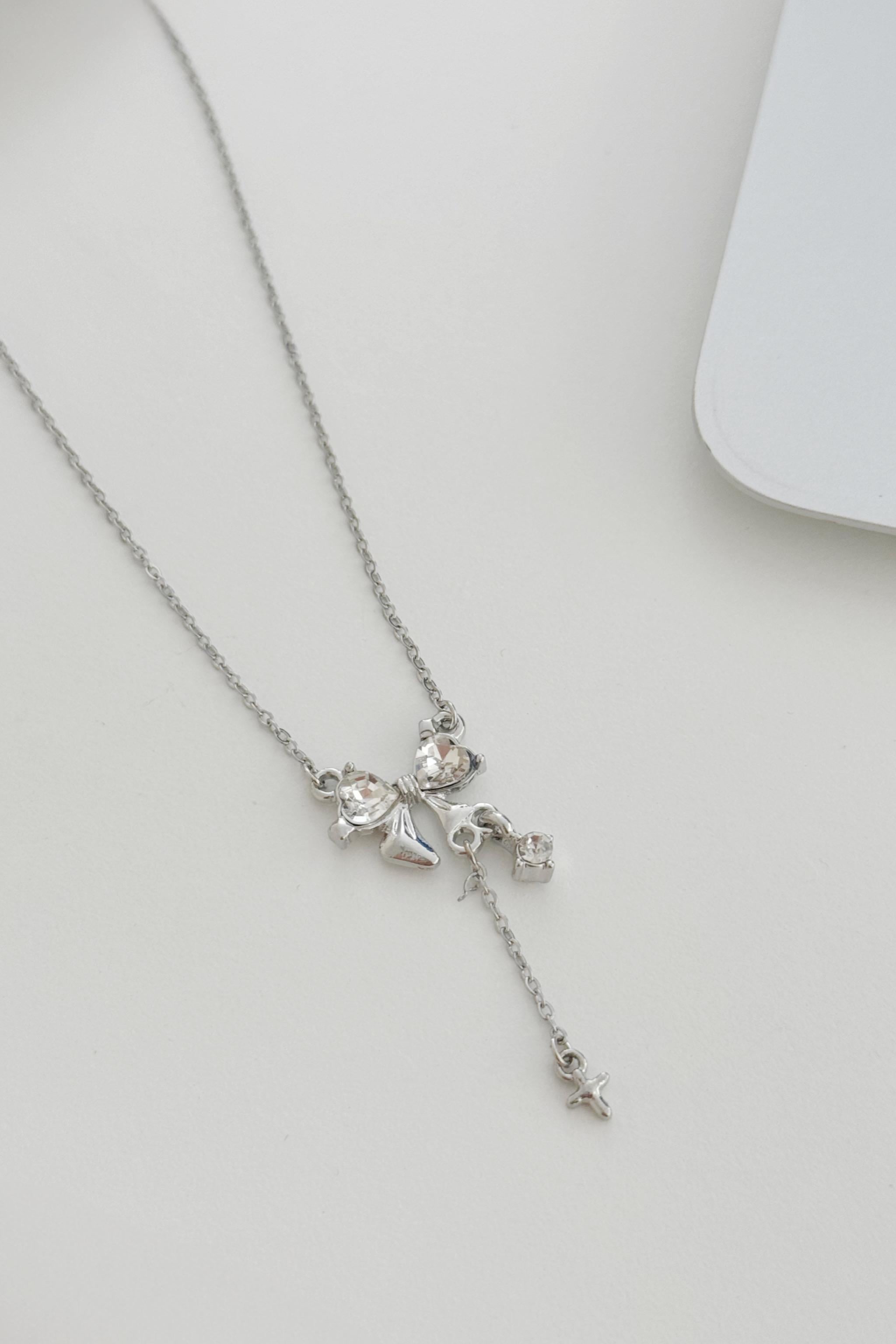 Swinging Ribbon Kolye