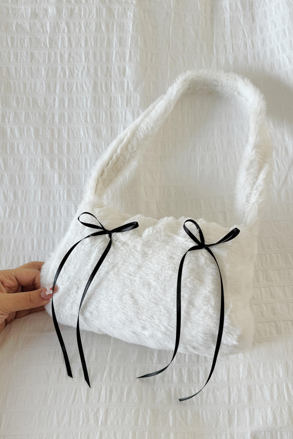 White Thin Ribbon Peluş Çanta